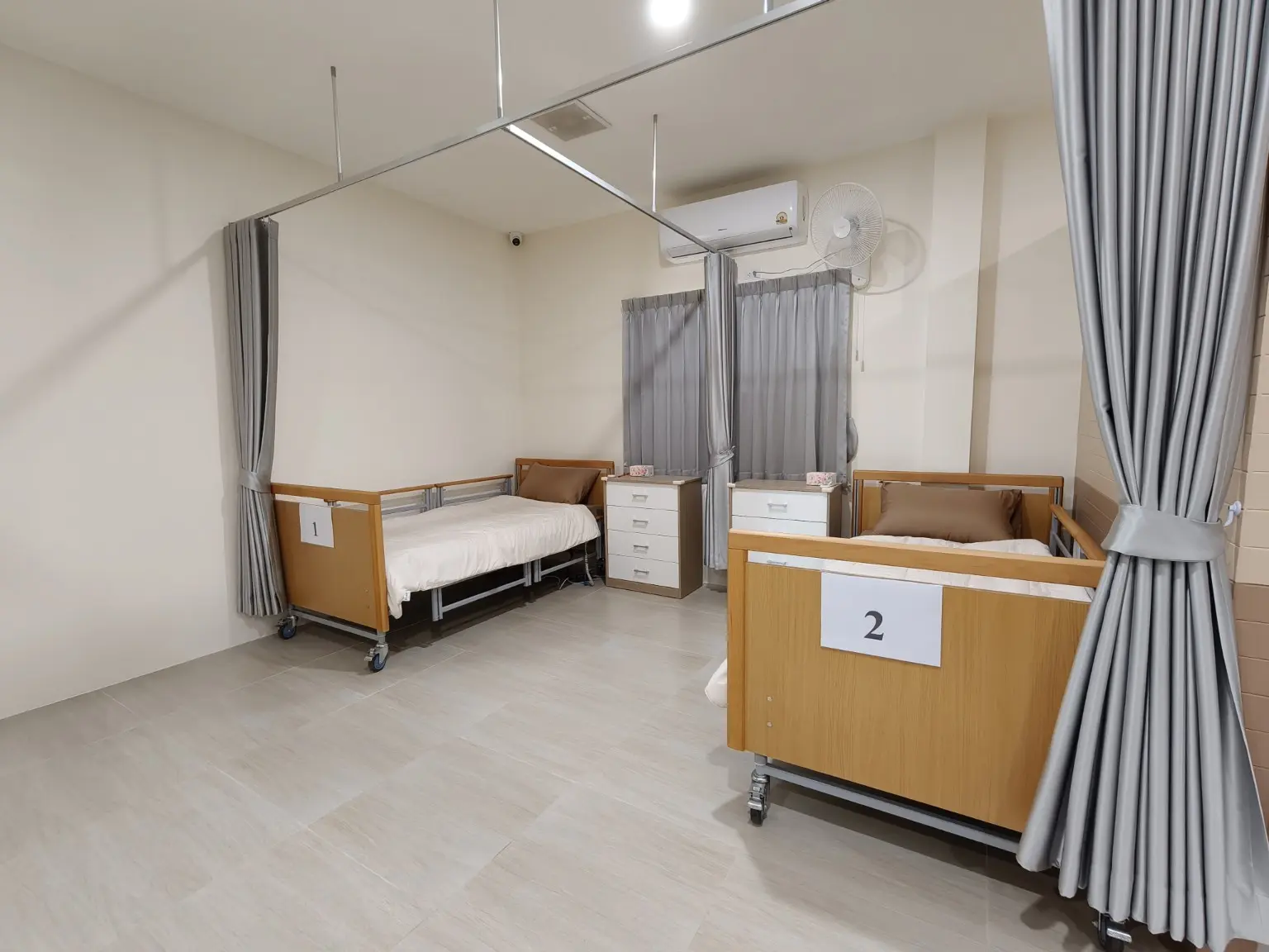 ห้องพักคู่พร้อมม่านกั้น